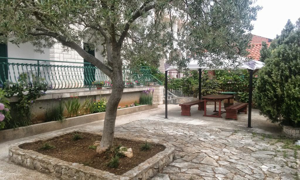 Apartment Saric 2 *