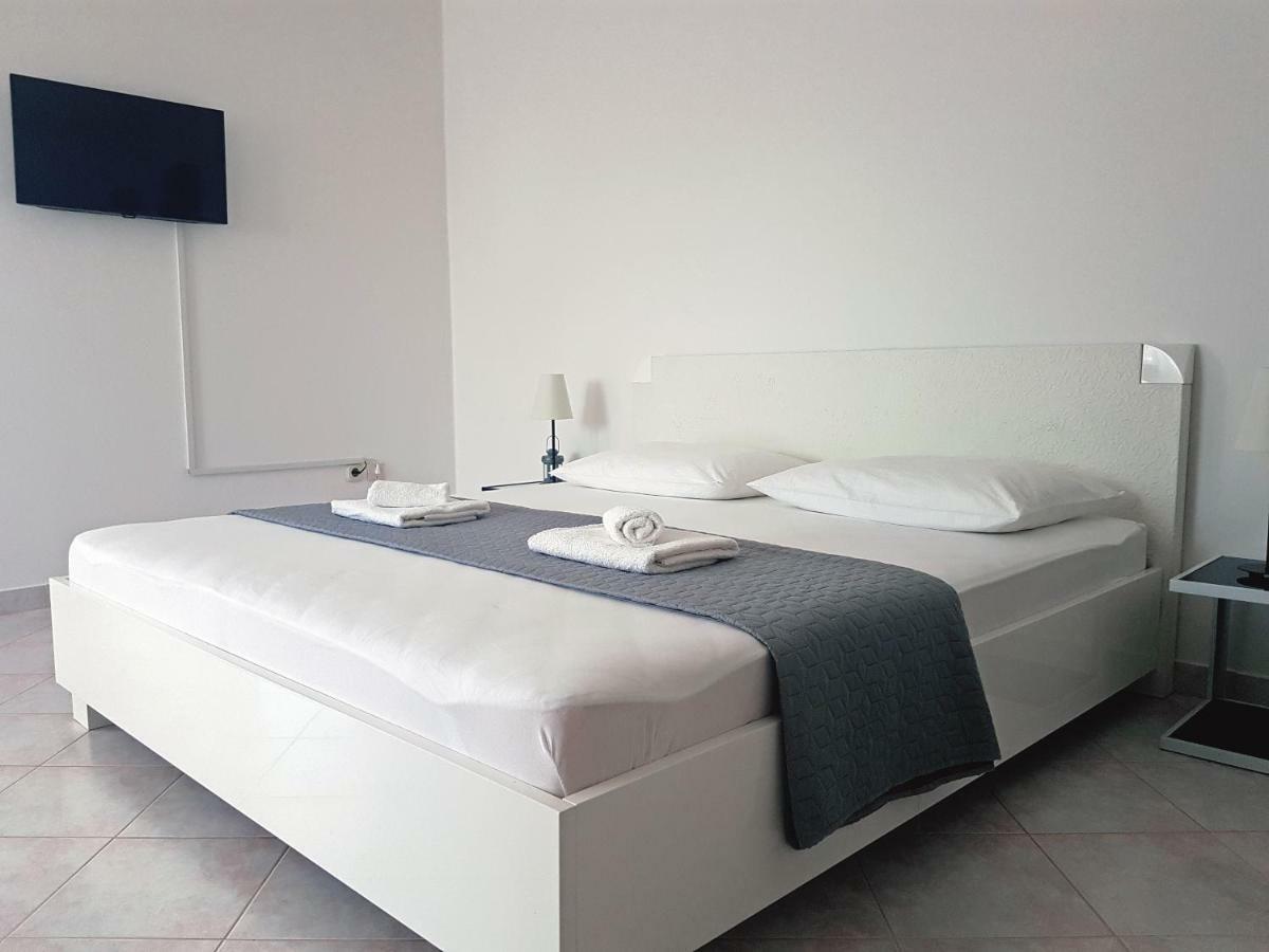Apartment Saric 2 *