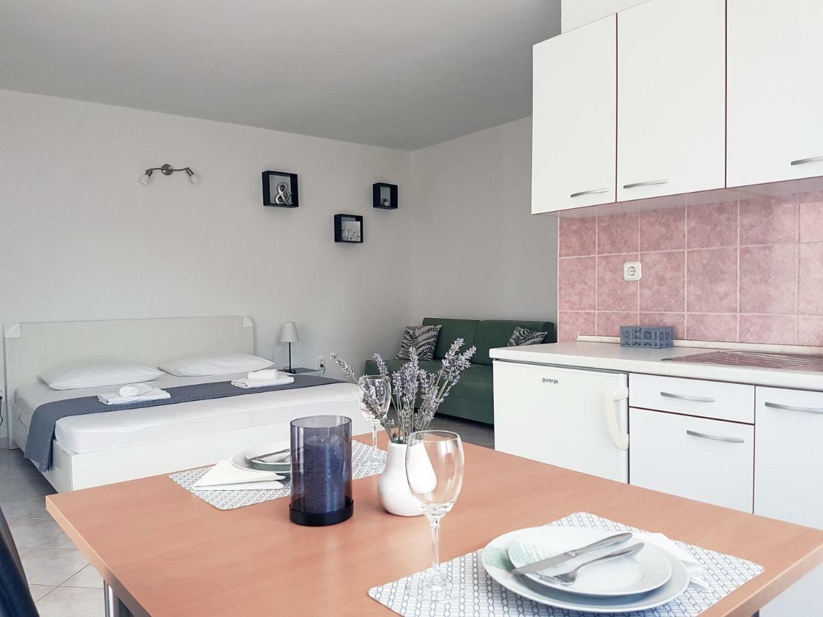 Apartment Saric 2 *