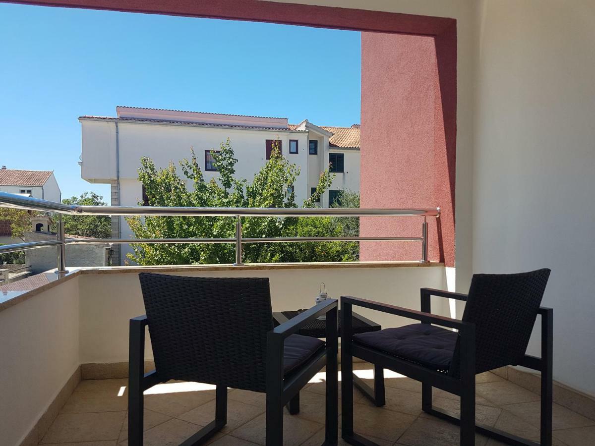 Apartment Saric 2 *