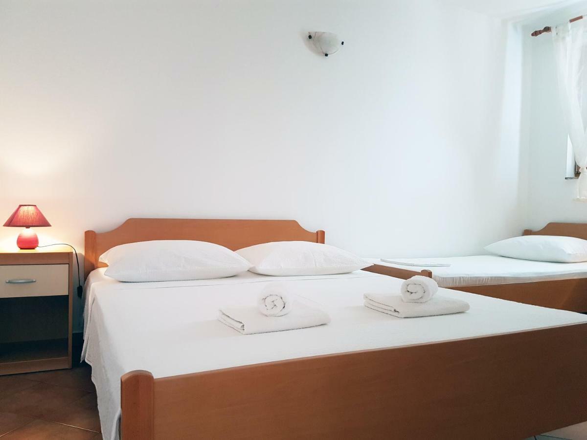 Apartment Saric 2 *